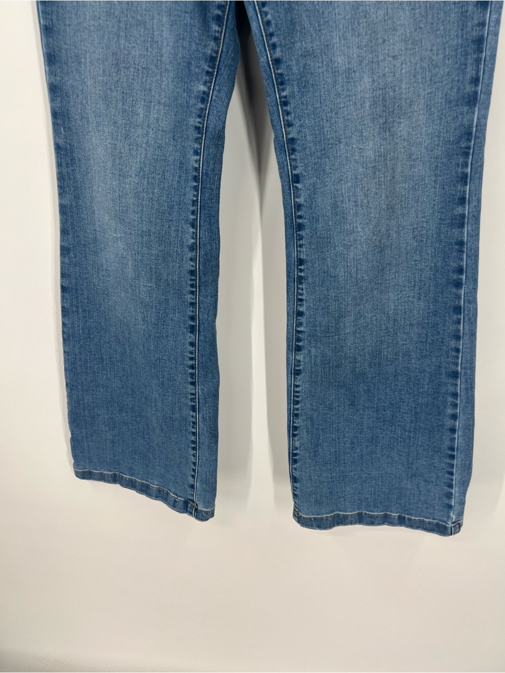J. McLaughlin High Rise Flared Jeans - Picture 4 of 9